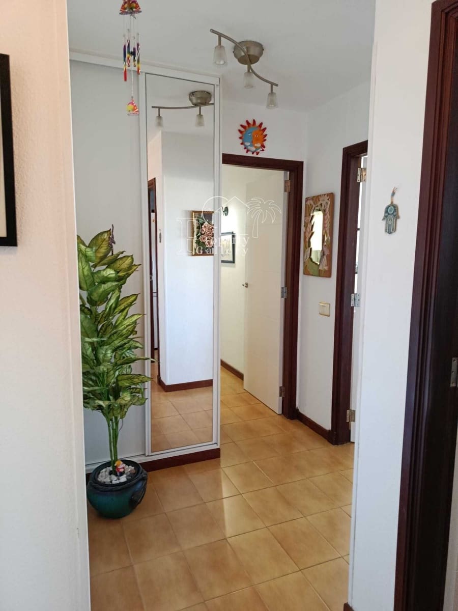 Apartamento de 2 habitaciones en Playa de las Americas en venta con garaje - 490.000 € (Ref: 9812956)