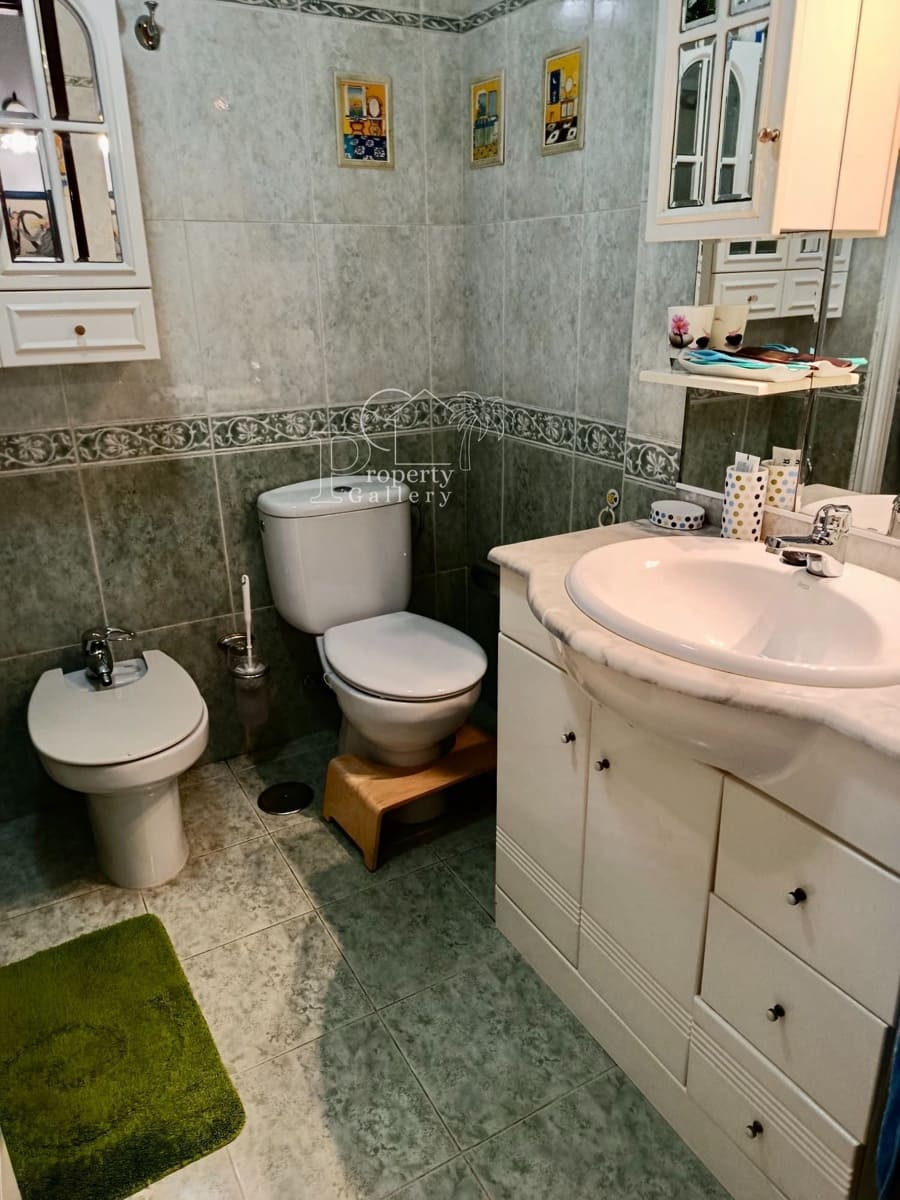 Apartamento de 2 habitaciones en Playa de las Americas en venta con garaje - 490.000 € (Ref: 9812956)