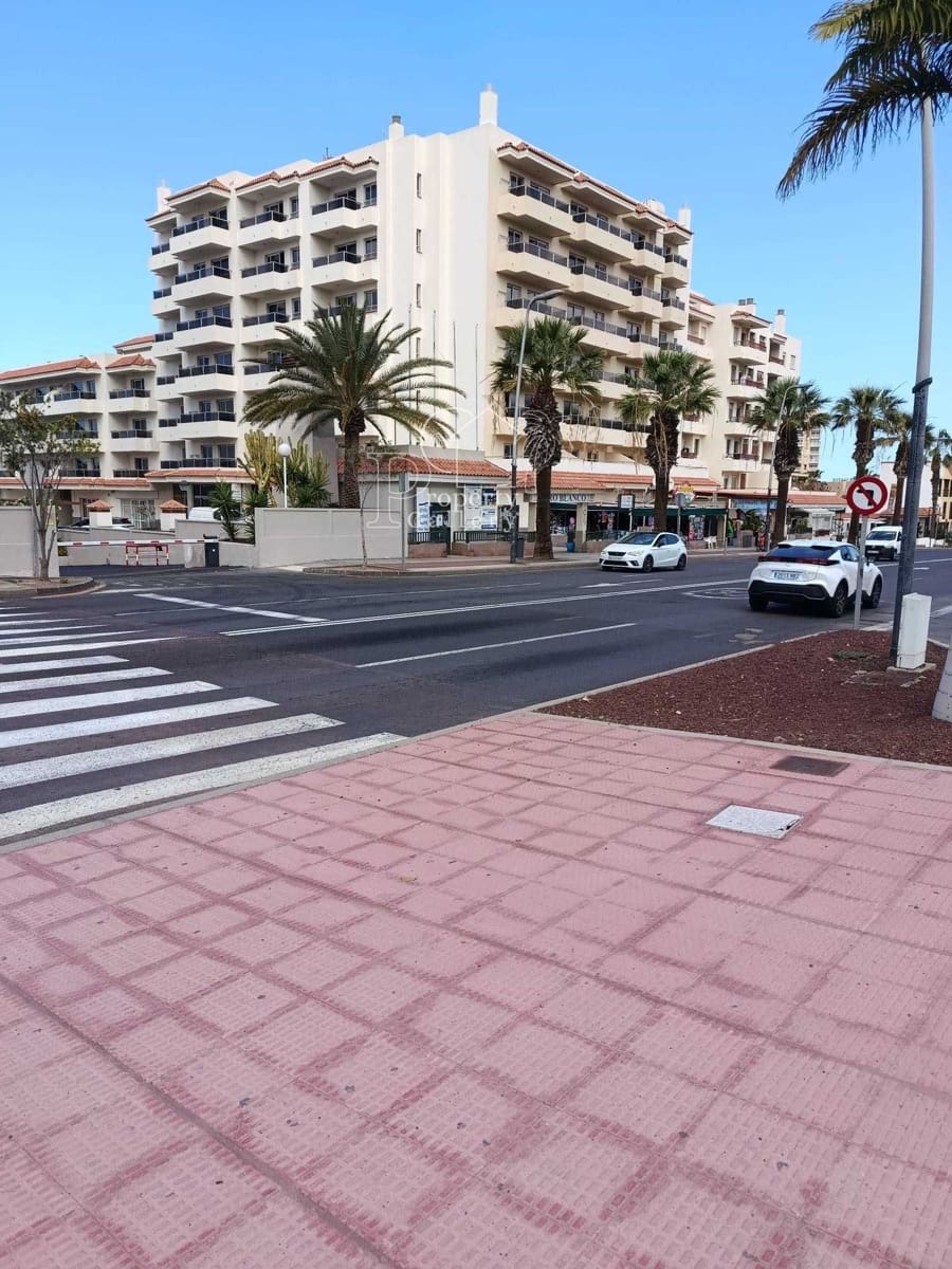 Apartamento de 2 habitaciones en Playa de las Americas en venta con garaje - 490.000 € (Ref: 9812956)