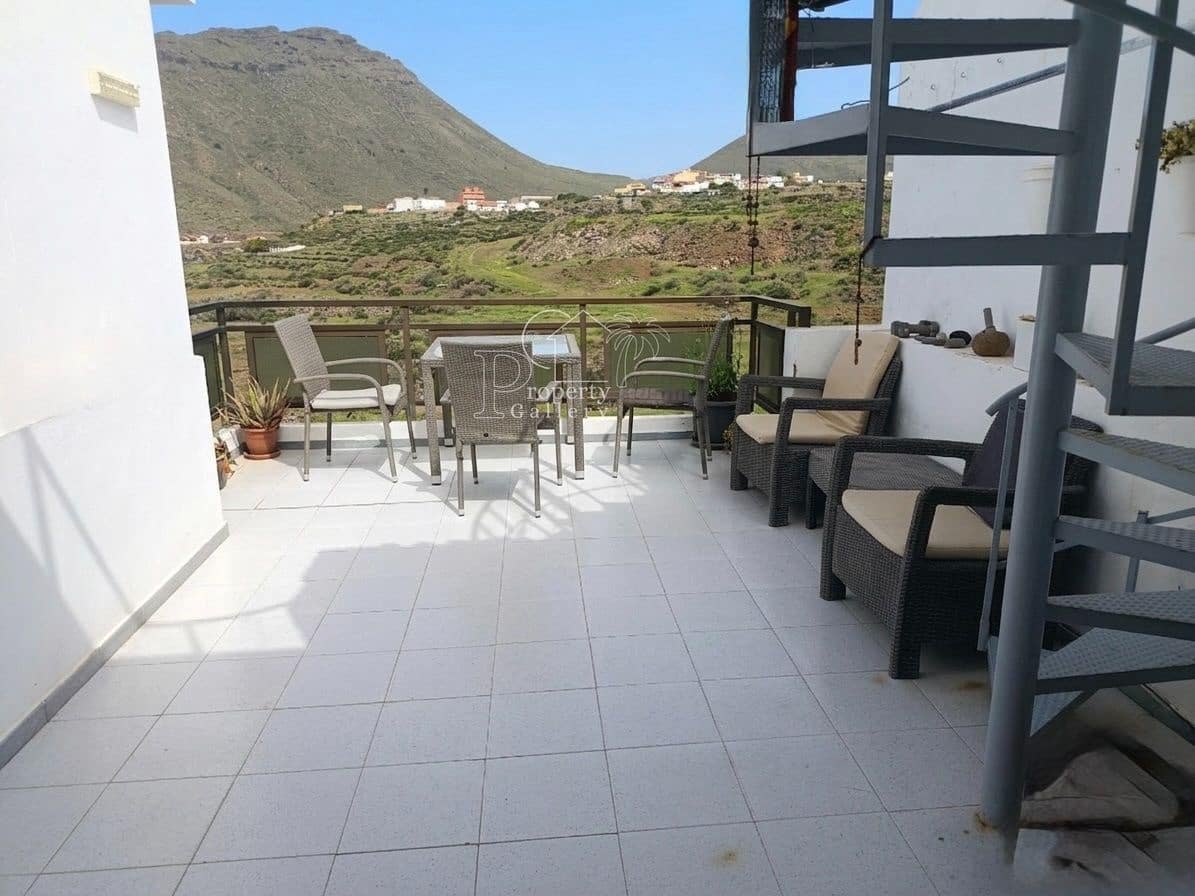 2 bedroom Apartment for sale in Arona - € 190,000 (Ref: 9819834)