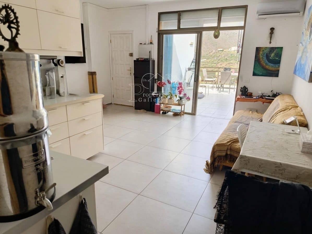 2 bedroom Apartment for sale in Arona - € 190,000 (Ref: 9819834)
