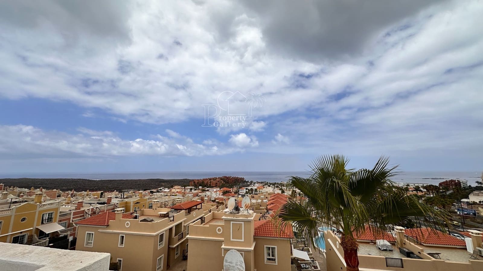 1 bedroom Apartment for sale in Palm-Mar with pool garage - € 379,000 (Ref: 9833184)