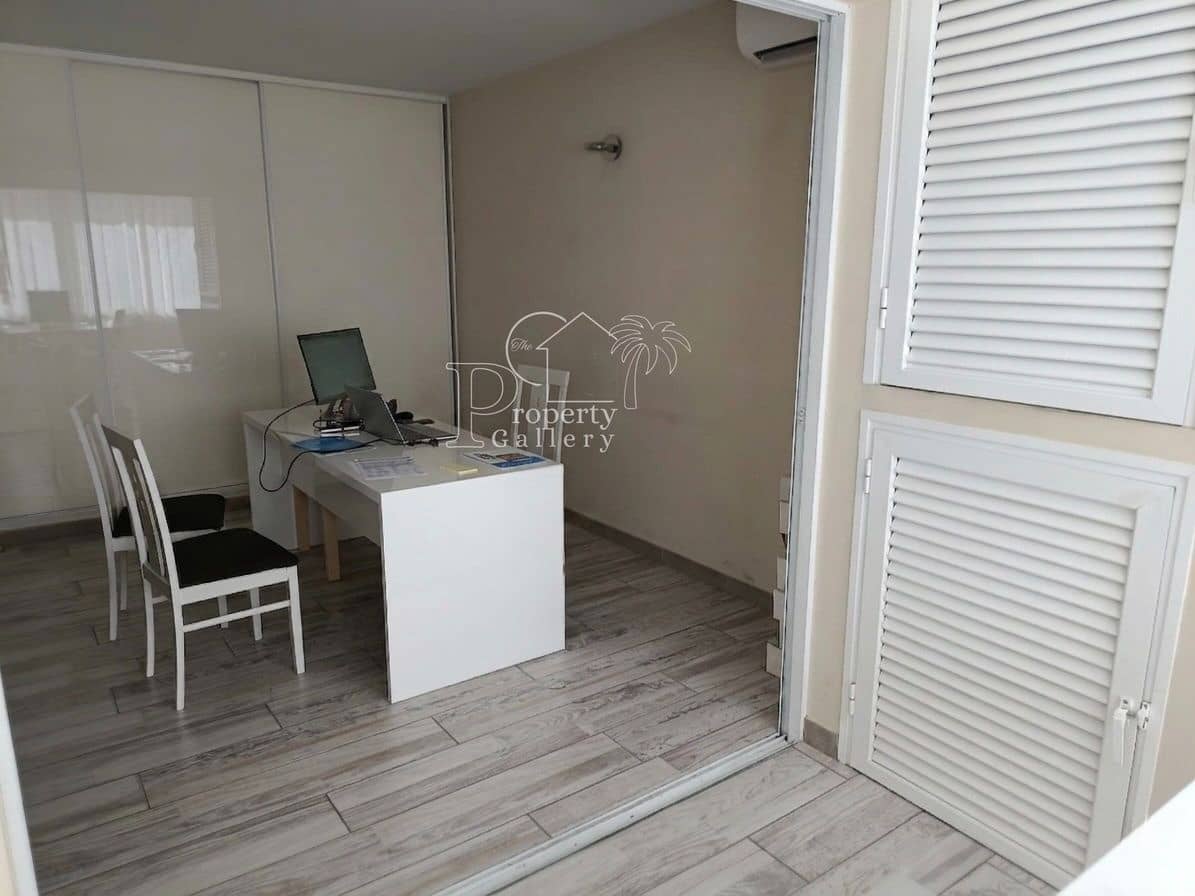 1 soverom Leilighet til salgs i Los Cristianos med svømmebasseng - € 290 000 (Ref: 9854811)