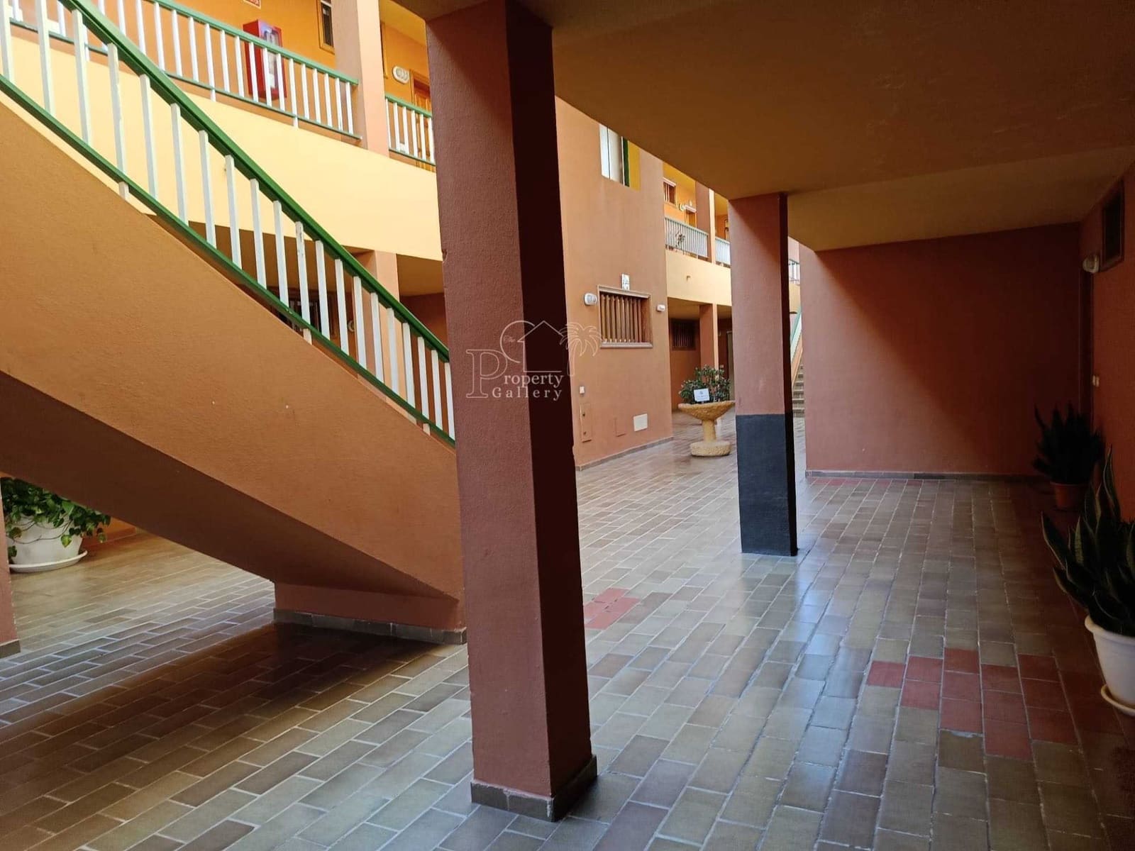 1 soverom Leilighet til salgs i Los Cristianos med svømmebasseng - € 290 000 (Ref: 9854811)