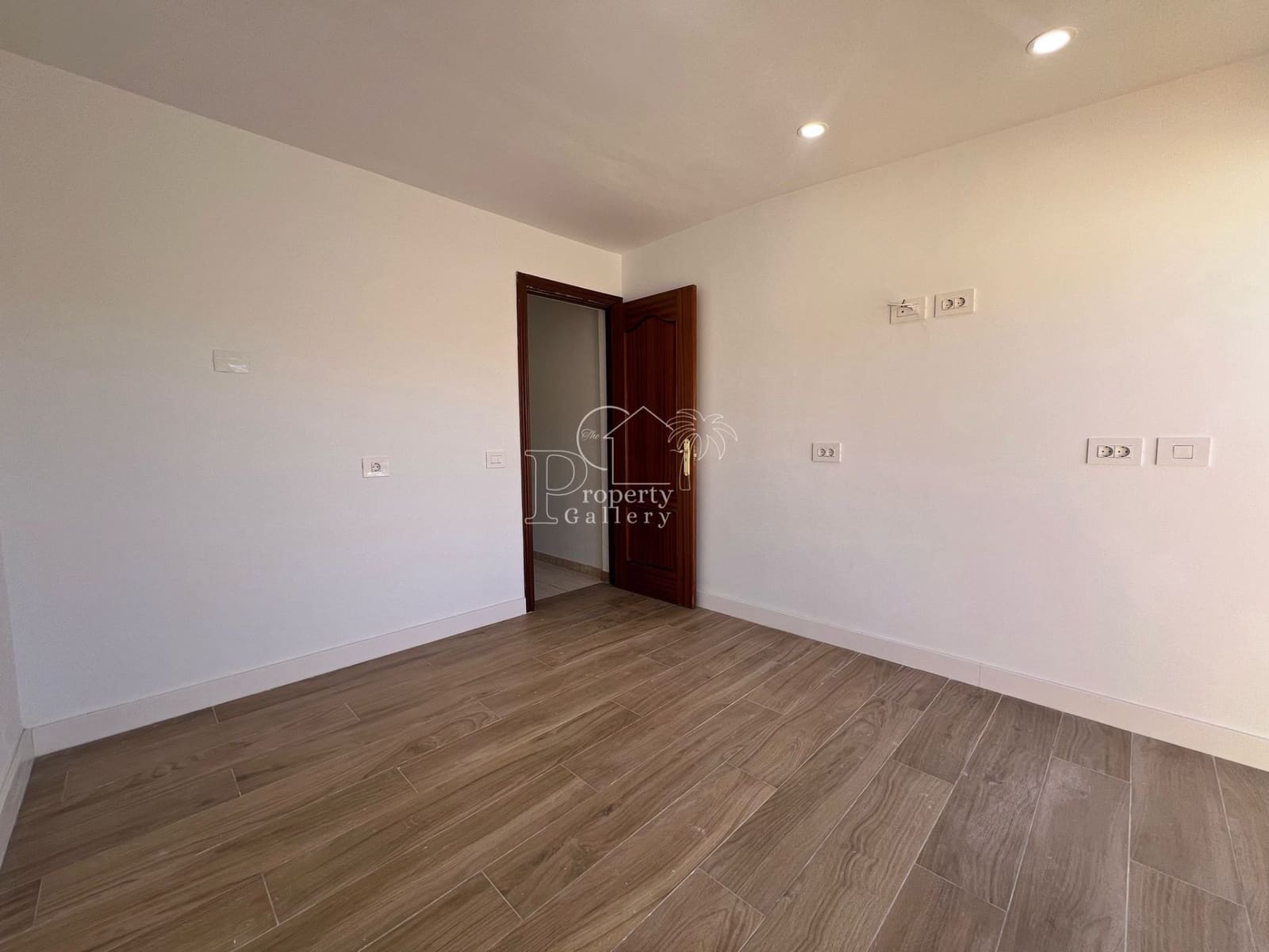3 soveværelse Lejlighed til salg i Valle de San Lorenzo med garage - € 290.000 (Ref: 9854812)