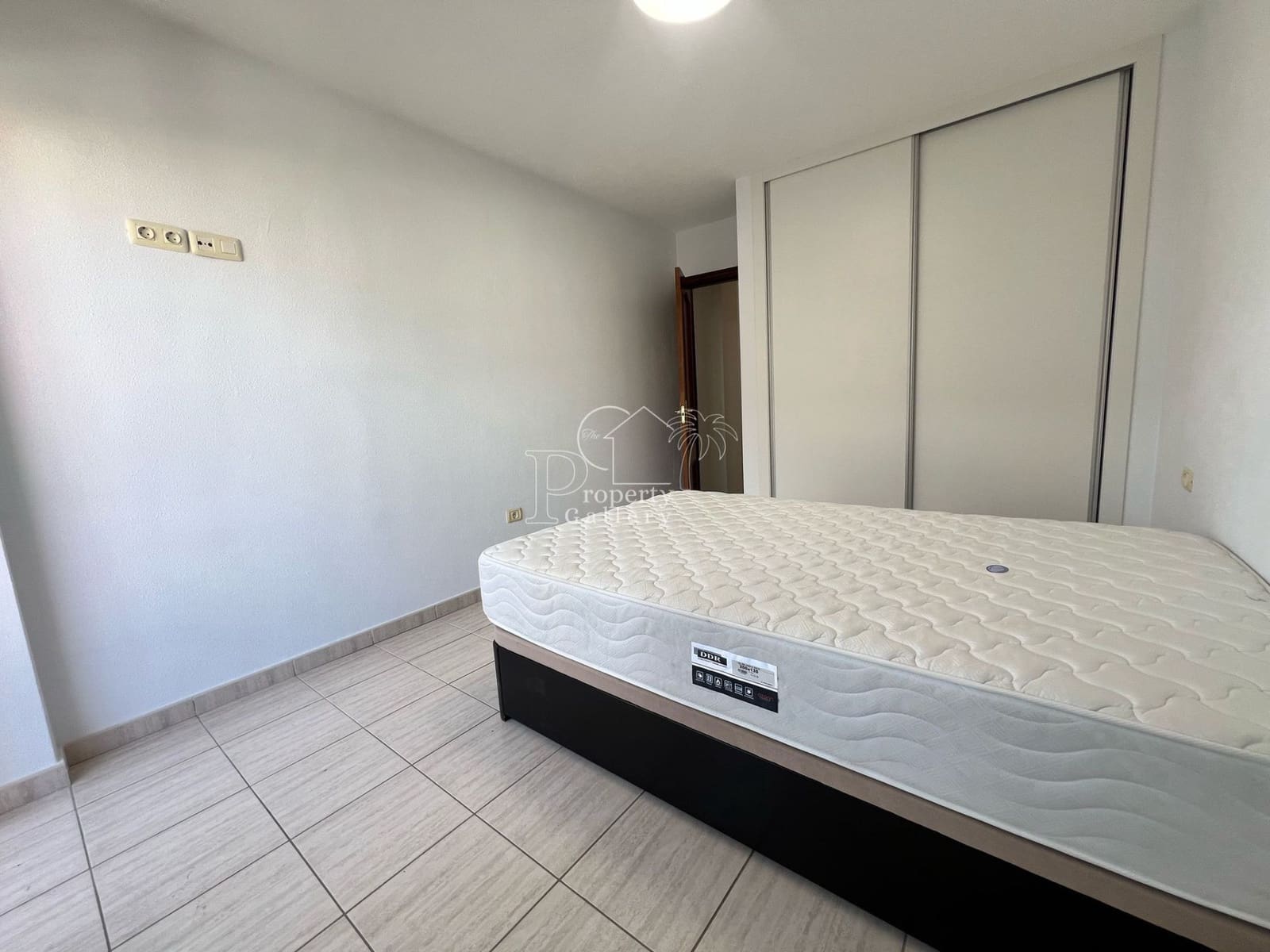 3 soveværelse Lejlighed til salg i Valle de San Lorenzo med garage - € 290.000 (Ref: 9854812)