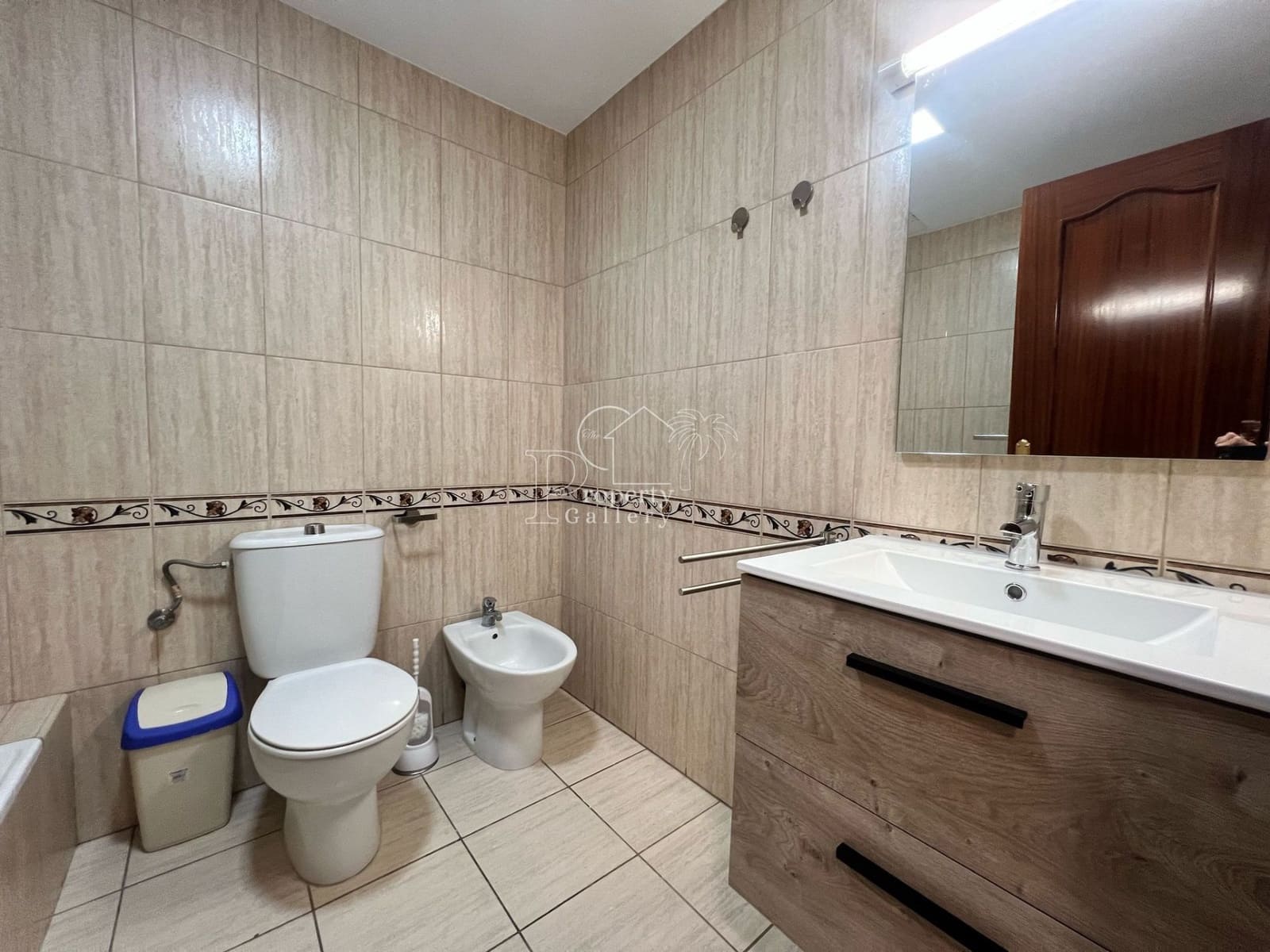3 soveværelse Lejlighed til salg i Valle de San Lorenzo med garage - € 290.000 (Ref: 9854812)