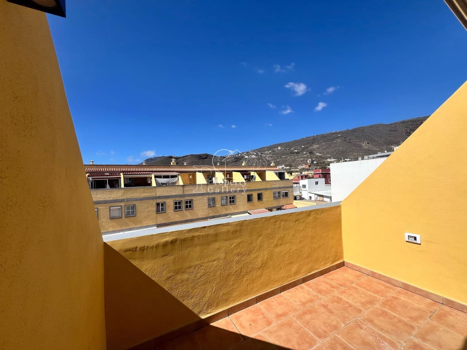 3 soveværelse Lejlighed til salg i Valle de San Lorenzo med garage - € 290.000 (Ref: 9854812)