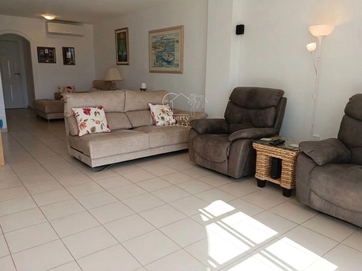 3 sypialnia Dom na sprzedaż w Chayofa z basenem garażem - 525 000 € (Ref: 9854813)