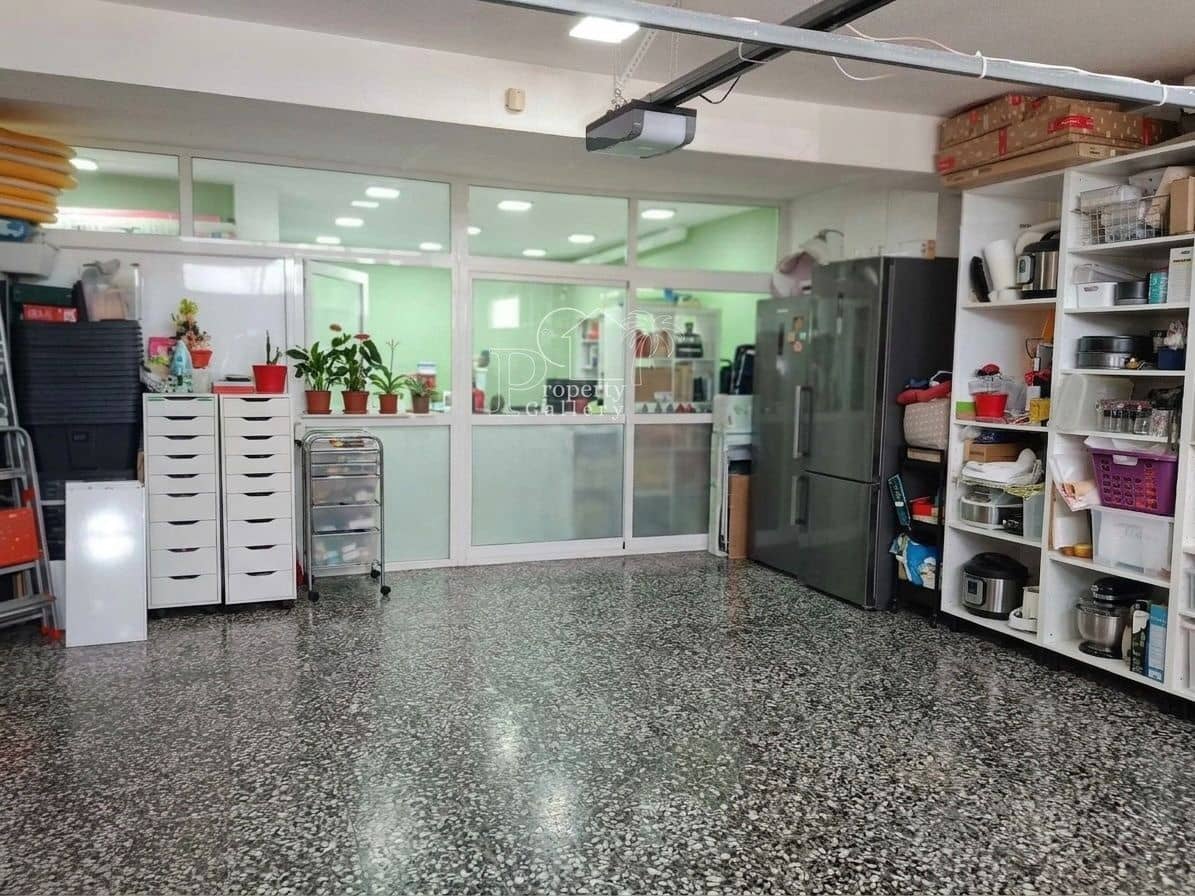 3 sypialnia Dom na sprzedaż w Chayofa z basenem garażem - 525 000 € (Ref: 9854813)