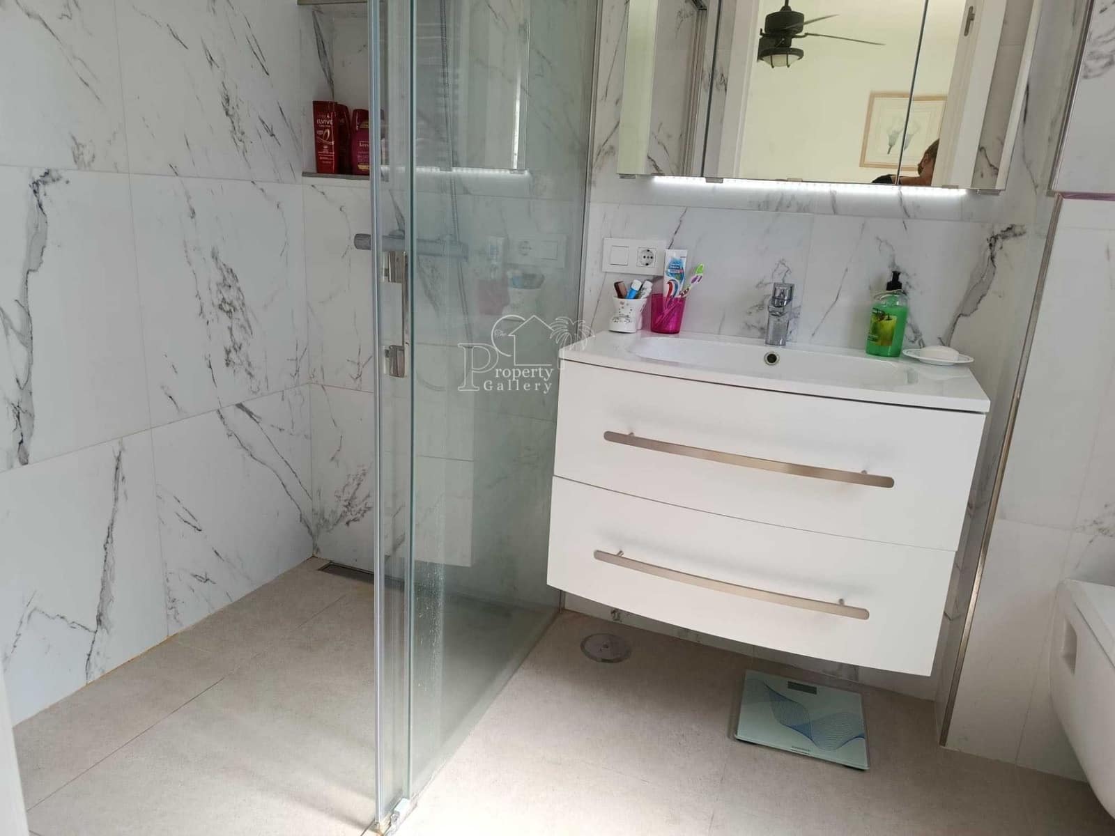 3 sypialnia Dom na sprzedaż w Chayofa z basenem garażem - 525 000 € (Ref: 9854813)