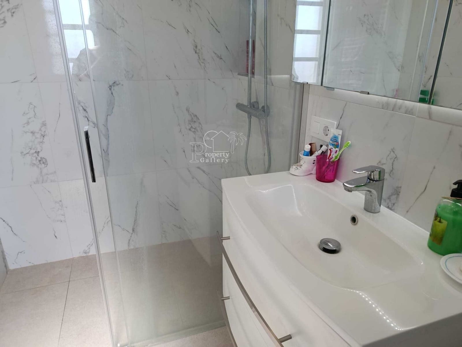 3 sypialnia Dom na sprzedaż w Chayofa z basenem garażem - 525 000 € (Ref: 9854813)