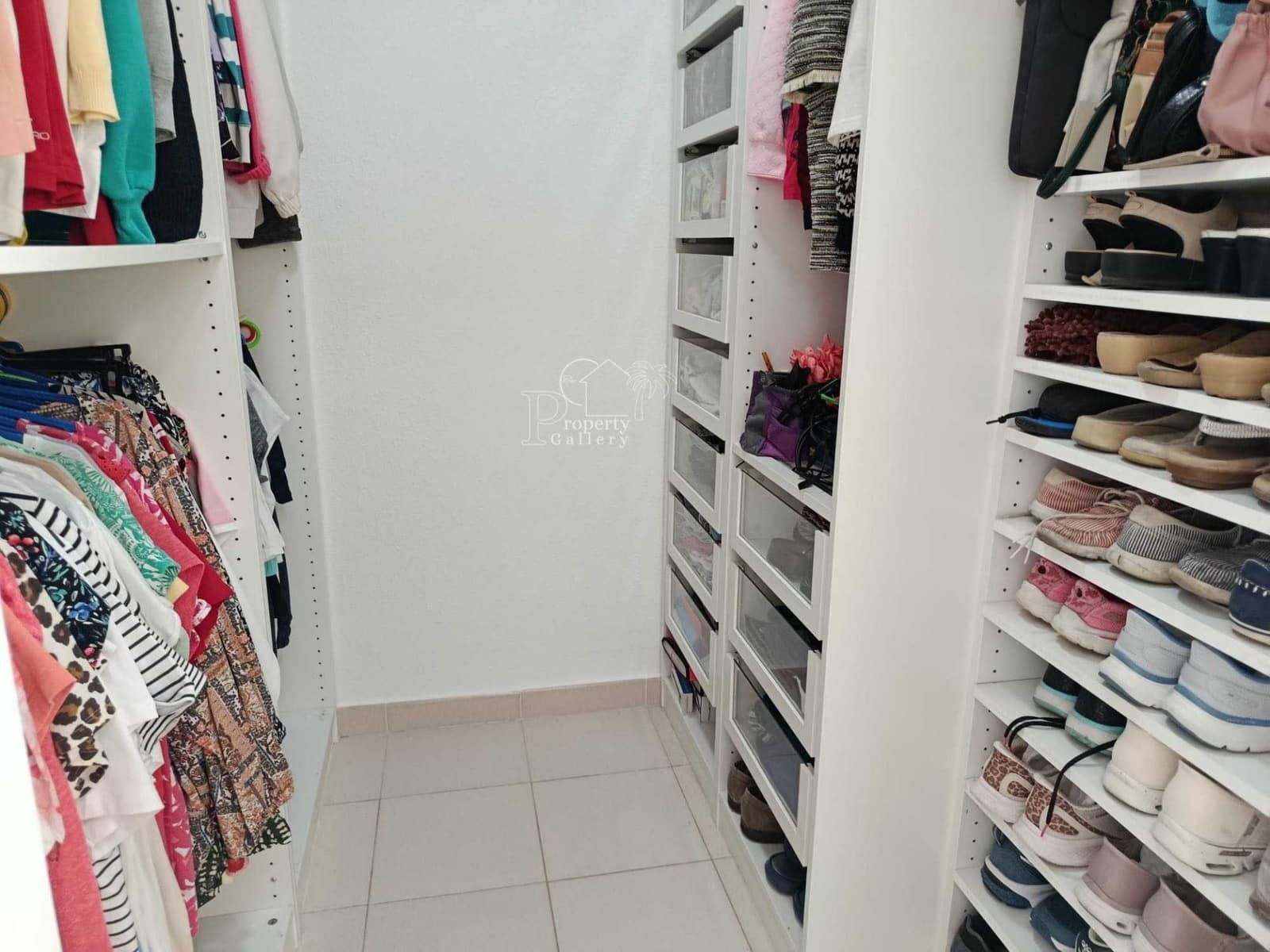 3 sypialnia Dom na sprzedaż w Chayofa z basenem garażem - 525 000 € (Ref: 9854813)