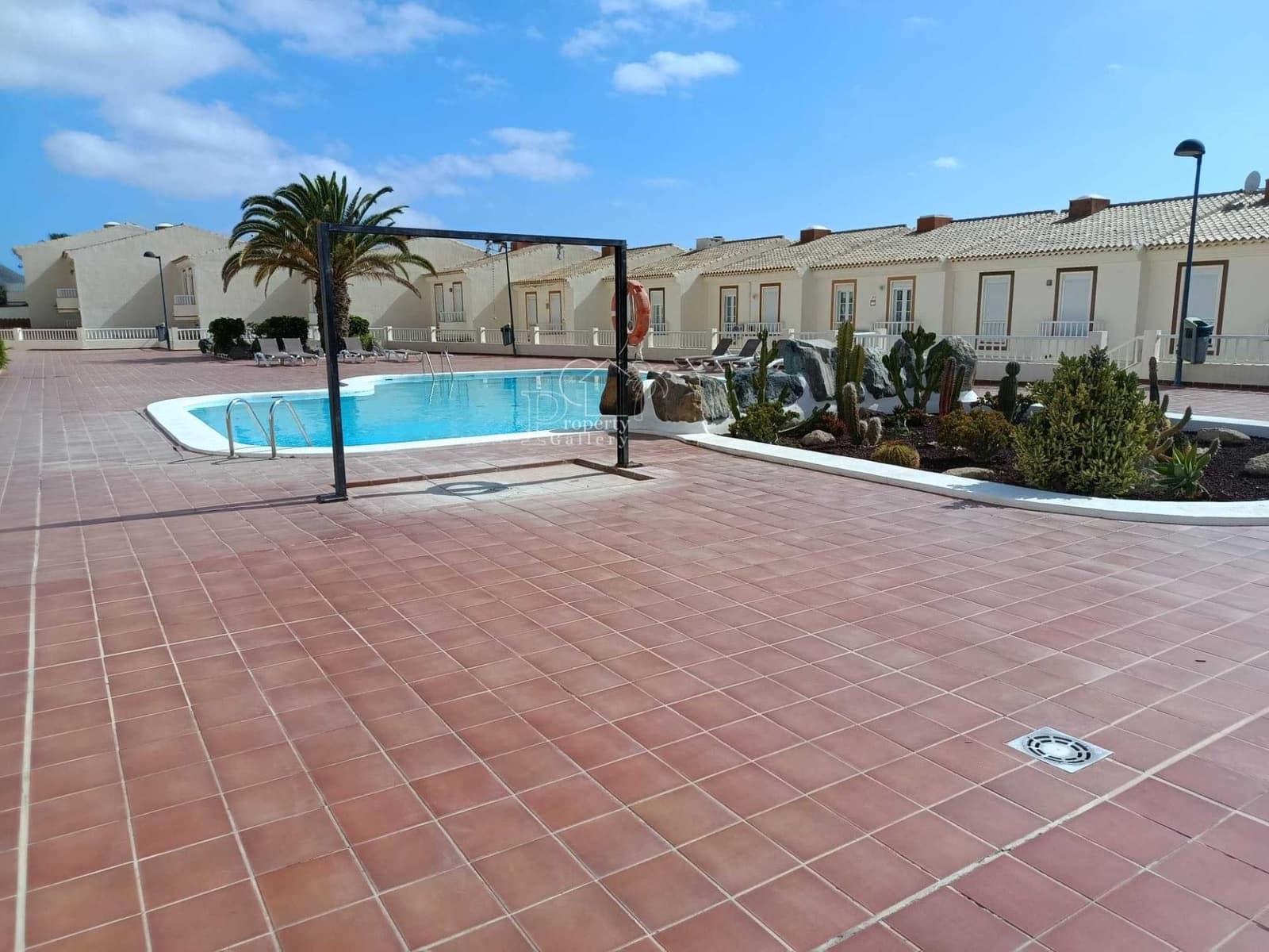 3 sypialnia Dom na sprzedaż w Chayofa z basenem garażem - 525 000 € (Ref: 9854813)