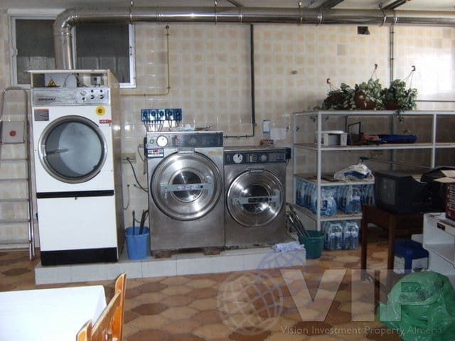 12 slaapkamer Commercieel te koop in Mojacar met zwembad - € 2.500.000 (Ref: 3318767)