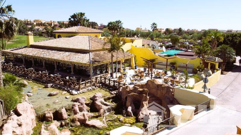 3 slaapkamer Villa te koop in Desert Springs met zwembad - € 675.000 (Ref: 7453104)