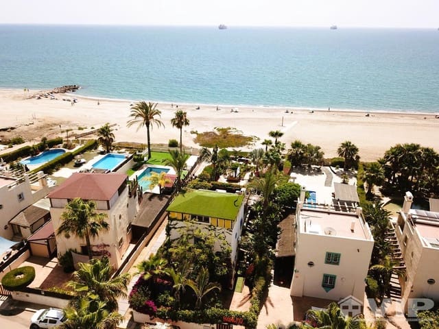 5 slaapkamer Villa te koop in Cala Marqués, Vera met zwembad - € 1.095.000 (Ref: 8375066)