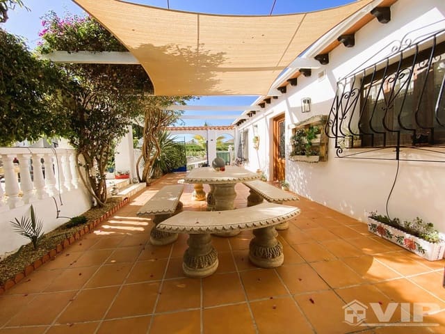 6 soveværelse Villa til salg i Antas med swimmingpool - € 575.000 (Ref: 8553511)