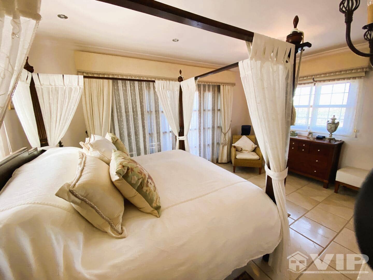 4 slaapkamer Villa te koop in Desert Springs met zwembad - € 795.000 (Ref: 8675074)