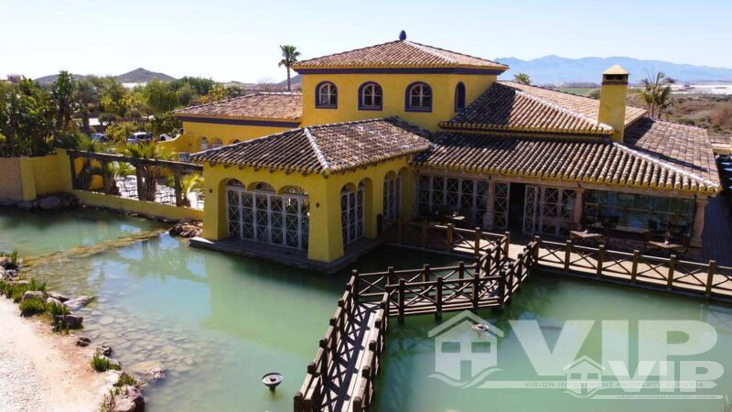 Chalet de 3 habitaciones en Vera en venta con piscina - 289.500 € (Ref: 8912075)