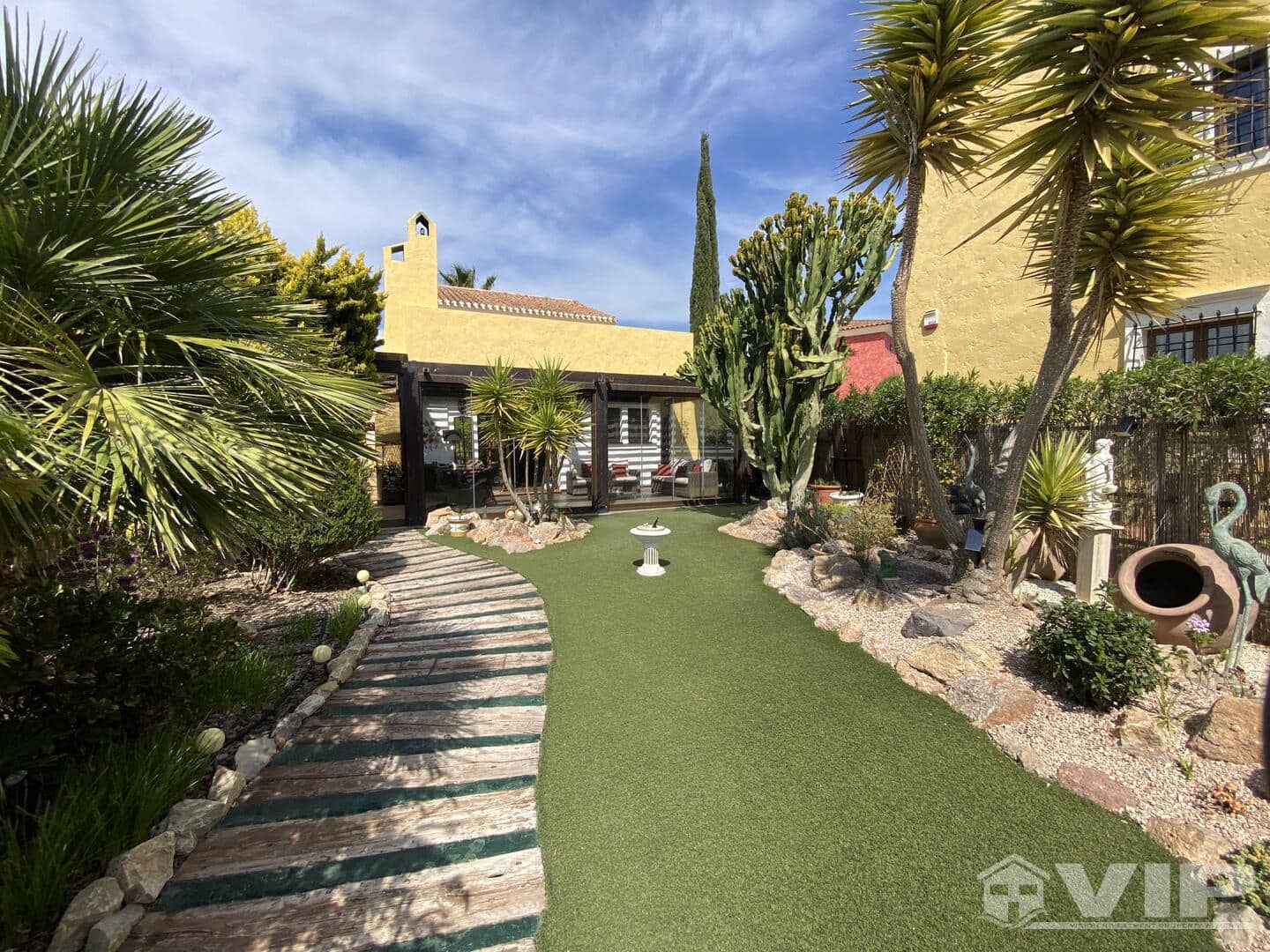 Chalet de 3 habitaciones en Vera en venta con piscina - 289.500 € (Ref: 8912075)