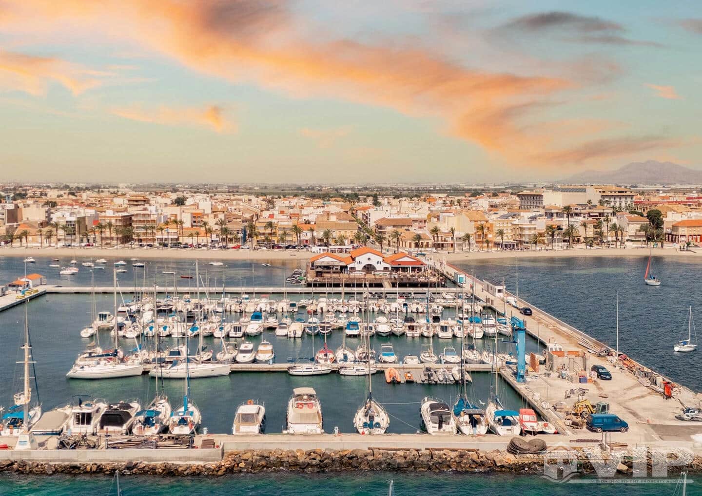 2 soveværelse Penthouse til salg i Los Alcazares med swimmingpool garage - € 349.000 (Ref: 9941256)