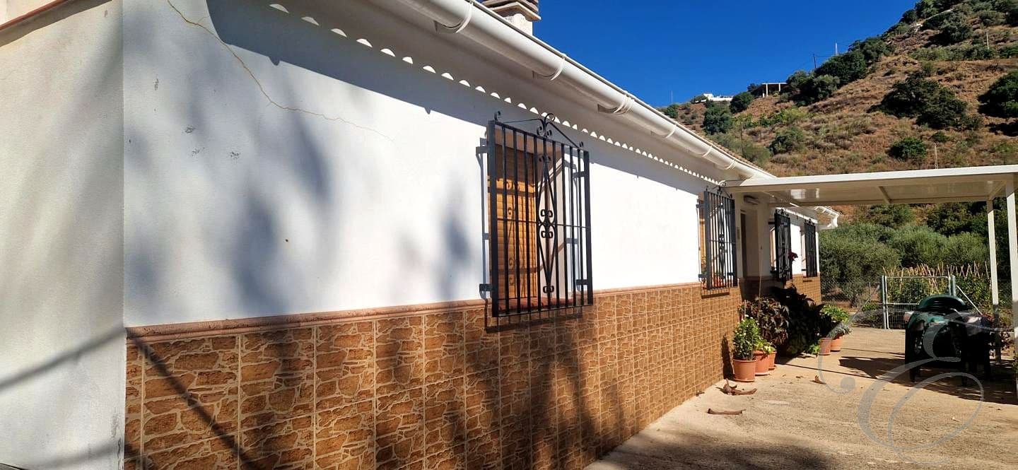 4 chambre Finca/Maison de Campagne à vendre à Comares avec garage - 345 000 € (Ref: 10004578)