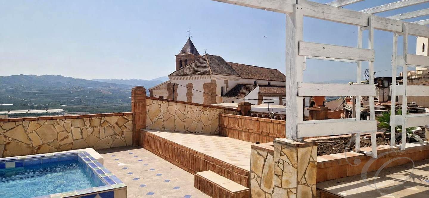 6 sovrum Villa till salu i Velez-Malaga med pool - 279 000 € (Ref: 10004676)