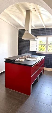 6 slaapkamer Villa te koop in Vélez-Málaga met zwembad - € 279.000 (Ref: 10004676)