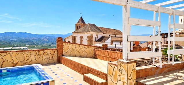 6 slaapkamer Villa te koop in Vélez-Málaga met zwembad - € 279.000 (Ref: 10004676)