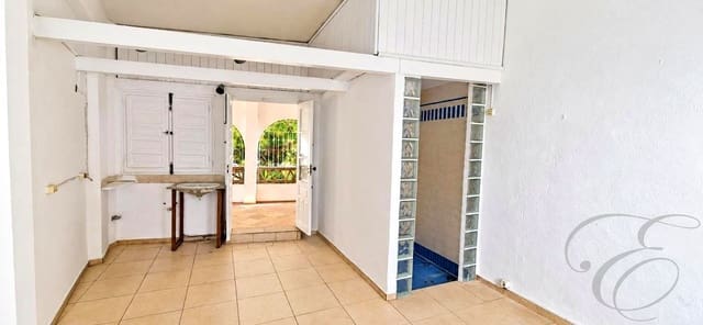 6 slaapkamer Villa te koop in Vélez-Málaga met zwembad - € 279.000 (Ref: 10004676)