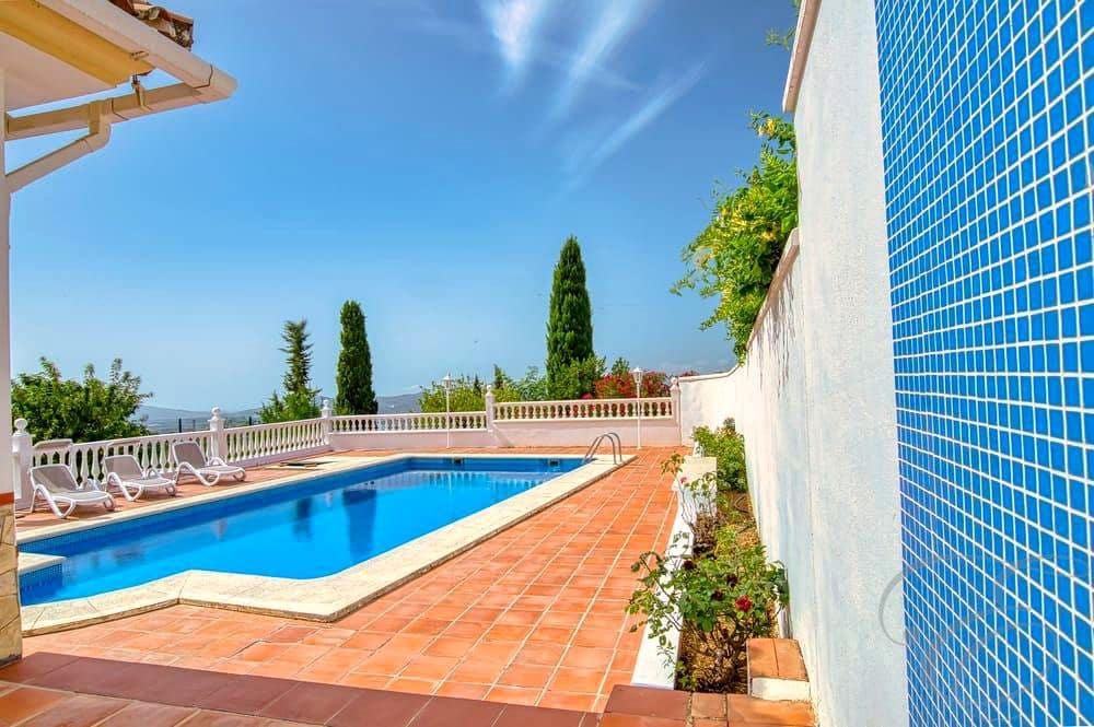 4 slaapkamer Finca/Landhuis te koop in Periana met zwembad - € 440.000 (Ref: 10009512)