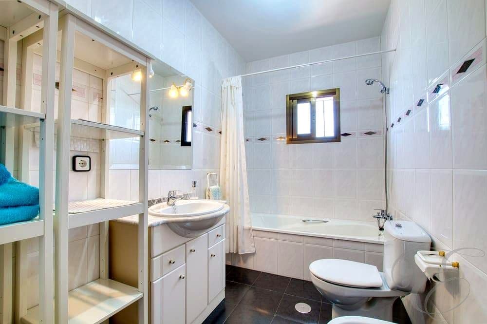 4 slaapkamer Finca/Landhuis te koop in Periana met zwembad - € 440.000 (Ref: 10009512)