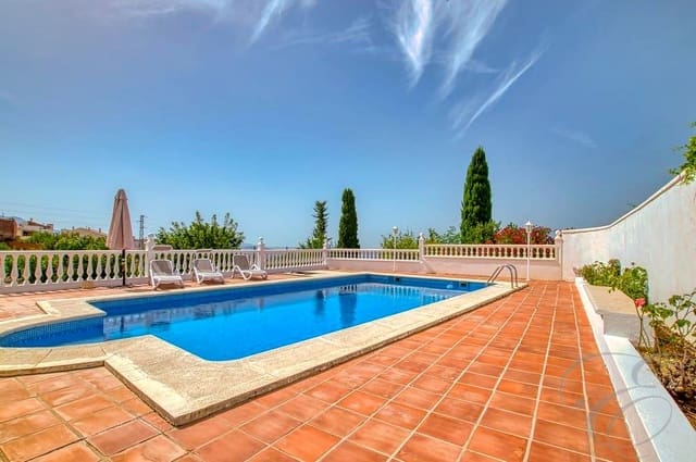 4 slaapkamer Finca/Landhuis te koop in Periana - € 440.000 (Ref: 10009512)