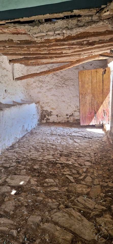 5 bedroom Finca/Country House for sale in Iznajar with garage - € 390,000 (Ref: 10014161)