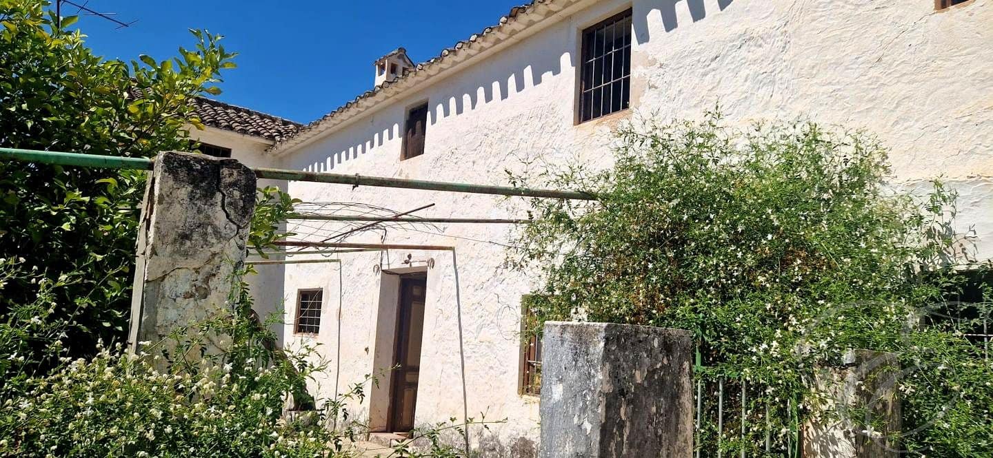5 bedroom Finca/Country House for sale in Iznajar with garage - € 390,000 (Ref: 10014161)