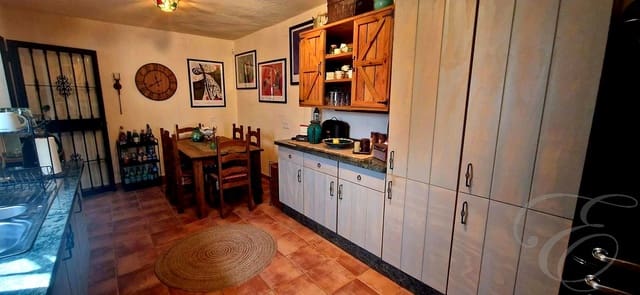 2 bedroom Villa for sale in Vélez-Málaga - € 199,500 (Ref: 10024663)