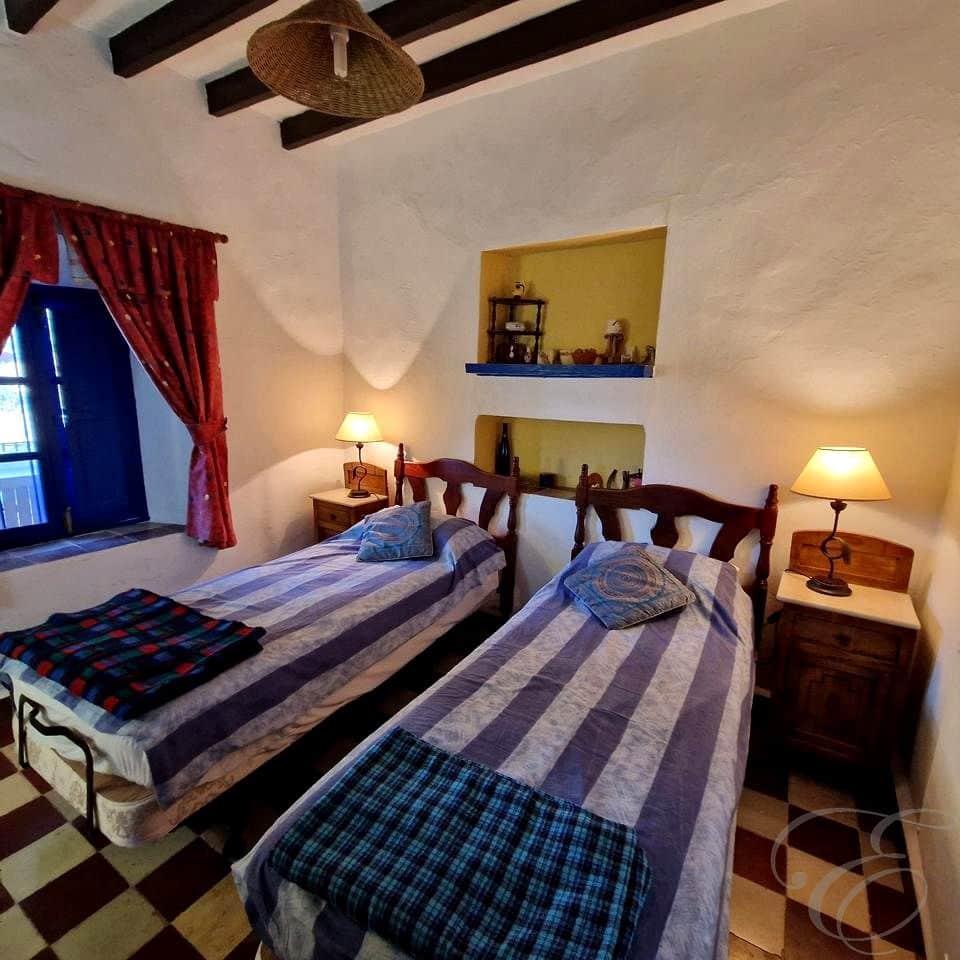 6 chambre Villa/Maison à vendre à Comares avec piscine garage - 324 500 € (Ref: 10030936)
