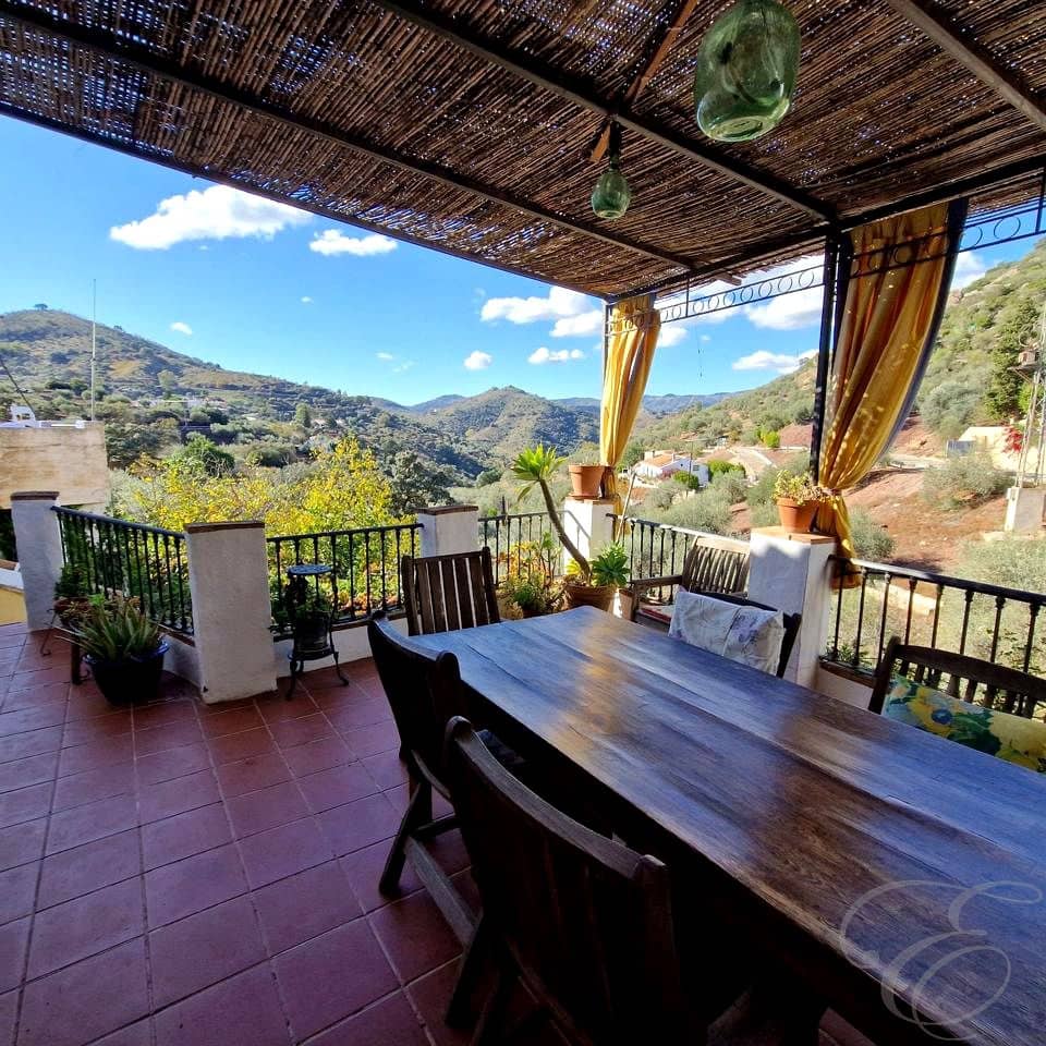 6 chambre Villa/Maison à vendre à Comares avec piscine garage - 324 500 € (Ref: 10030936)