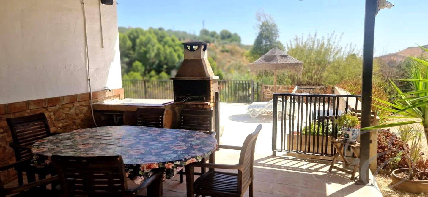 2 slaapkamer Finca/Landhuis te koop in Villanueva de la Concepcion met zwembad - € 235.000 (Ref: 10043555)