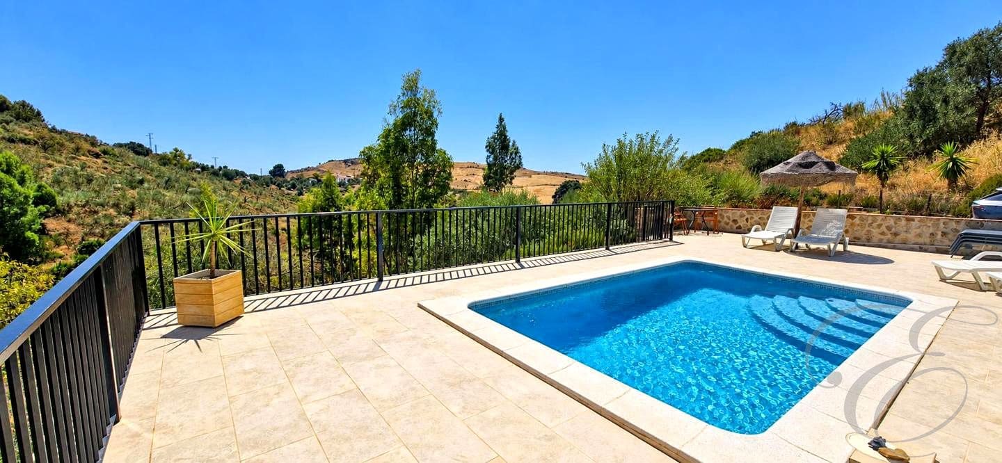 2 bedroom Finca/Country House for sale in Villanueva de la Concepcion with pool - € 235,000 (Ref: 10043555)