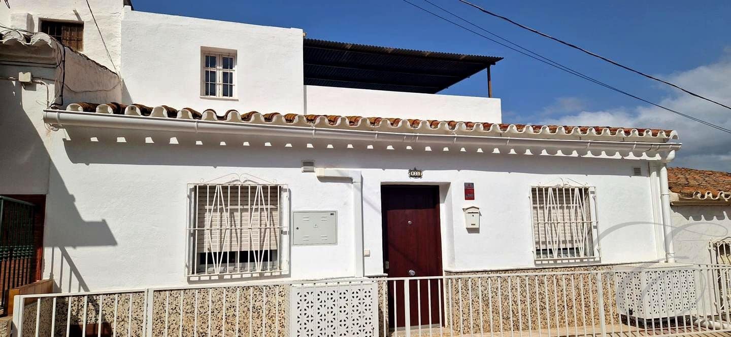4 soveværelse Villa til salg i Velez-Malaga - € 189.950 (Ref: 10045813)