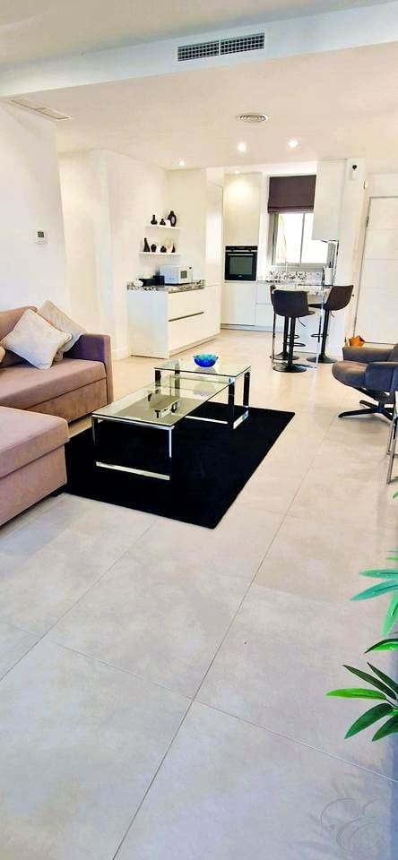 Piso de 3 habitaciones en Caleta de Vélez en venta con piscina garaje - 360.000 € (Ref: 10095363)