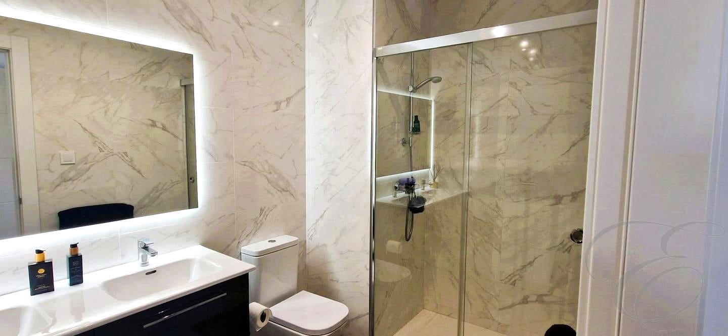 Piso de 3 habitaciones en Caleta de Vélez en venta con piscina garaje - 360.000 € (Ref: 10095363)