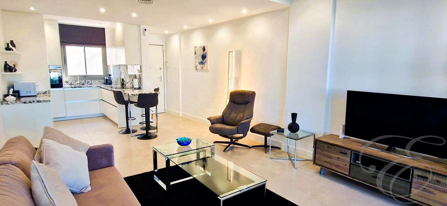 Piso de 3 habitaciones en Caleta de Vélez en venta con piscina garaje - 360.000 € (Ref: 10095363)