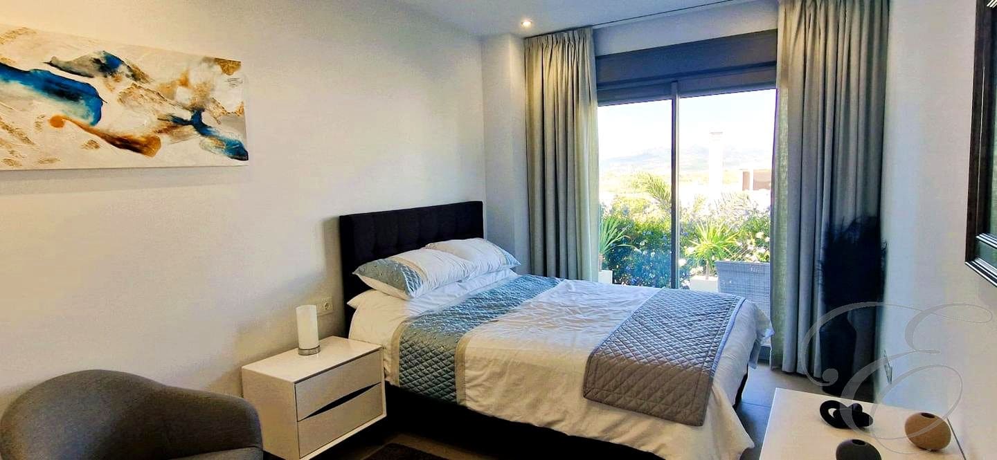 Piso de 3 habitaciones en Caleta de Vélez en venta con piscina garaje - 360.000 € (Ref: 10095363)
