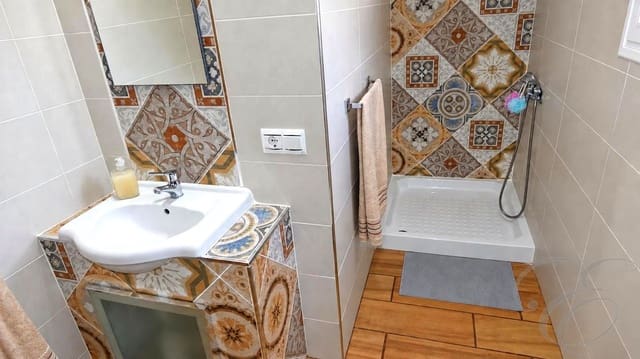 3 makuuhuone Maalaistalo myytävänä paikassa Arenas mukana uima-altaan - 428 000 € (Ref: 10160438)