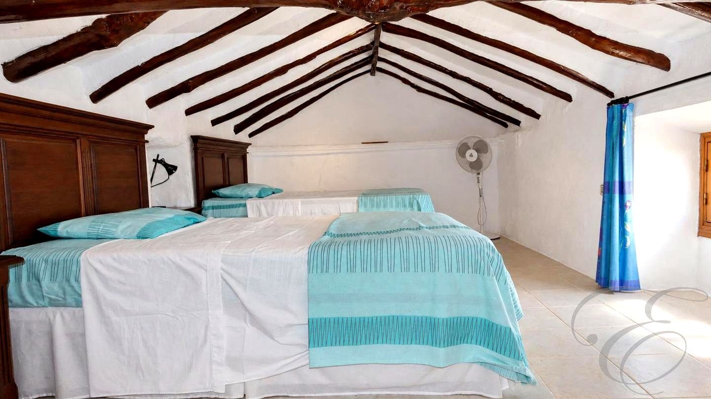 6 makuuhuone Huvila myytävänä paikassa Iznajar mukana uima-altaan - 499 000 € (Ref: 10169074)