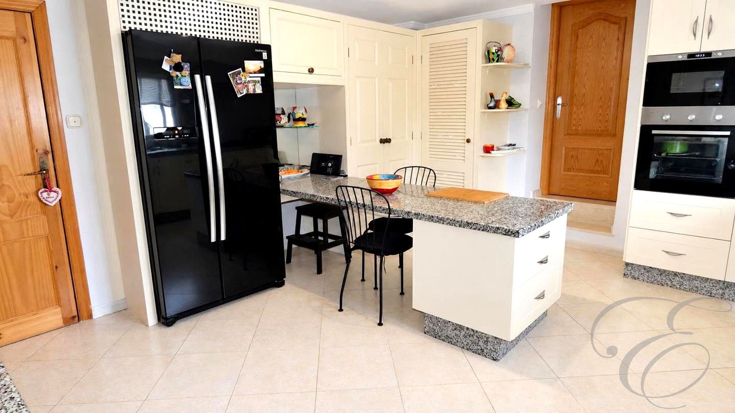 6 makuuhuone Huvila myytävänä paikassa Iznajar mukana uima-altaan - 499 000 € (Ref: 10169074)