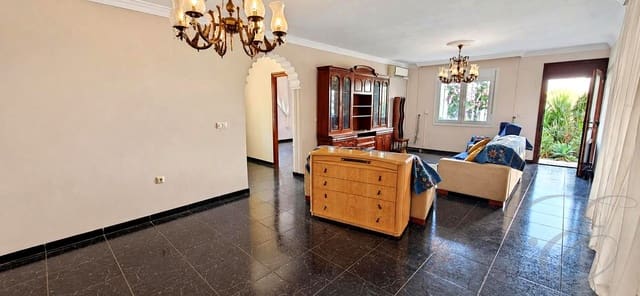 6 soverom Villa til salgs i Vélez-Málaga med svømmebasseng garasje - € 249 000 (Ref: 10172158)